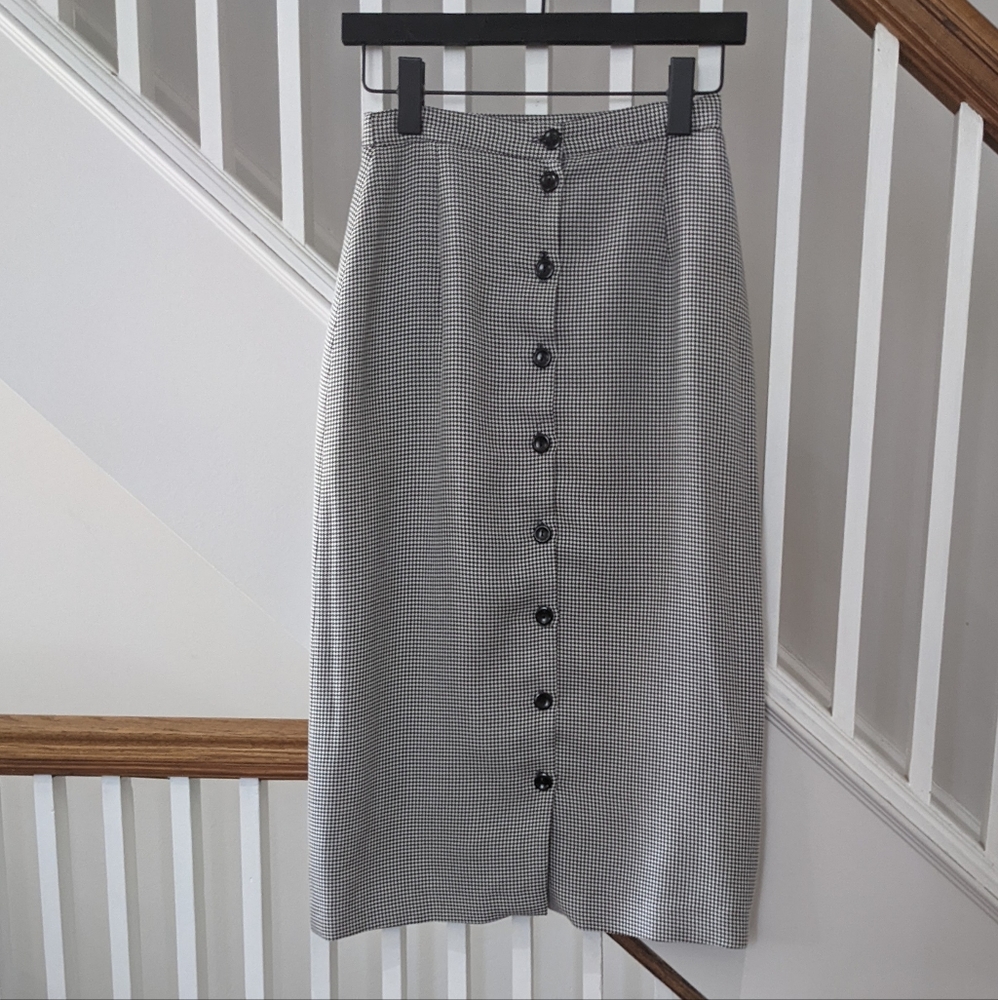Vintage High waisted button front houndstooth midi skirt